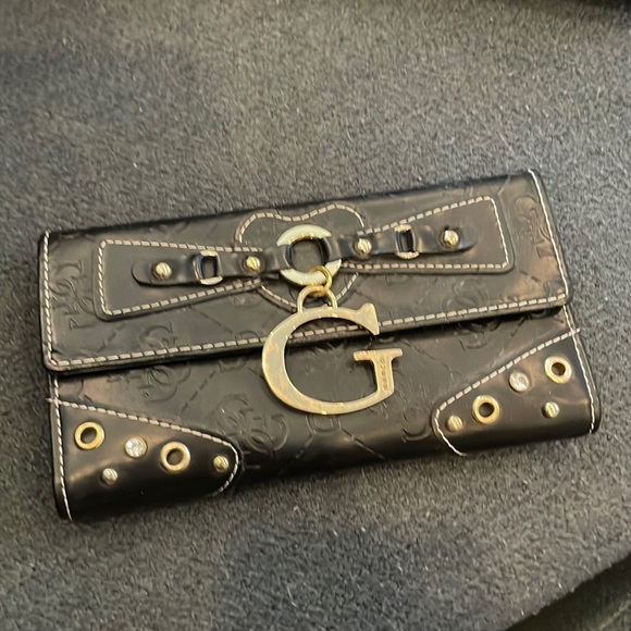 Guess wallet - Picture 1 of 4